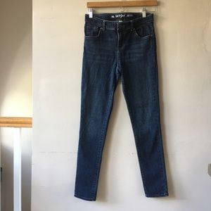 Cat & Jack Girls Ultra Stretch Skinny Jean.